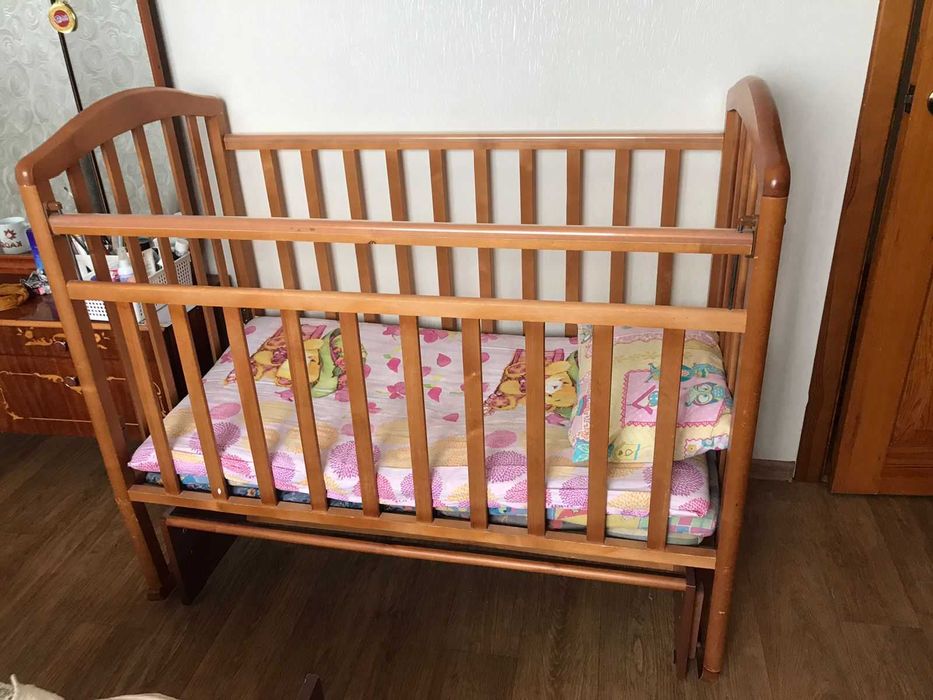 Детская кроватка