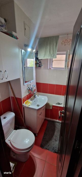Apartament 3 camere, zona Craiovita Noua