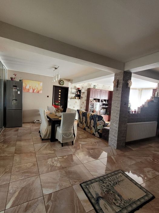 Vand casă 107 mp utili,cu 2 ha  teren,la 15 km de Oradea