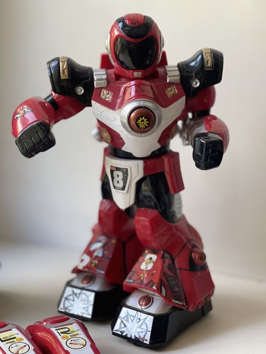 Игрушка - роботы