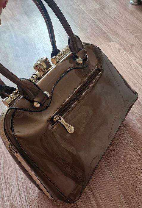 Женская ручная сумка