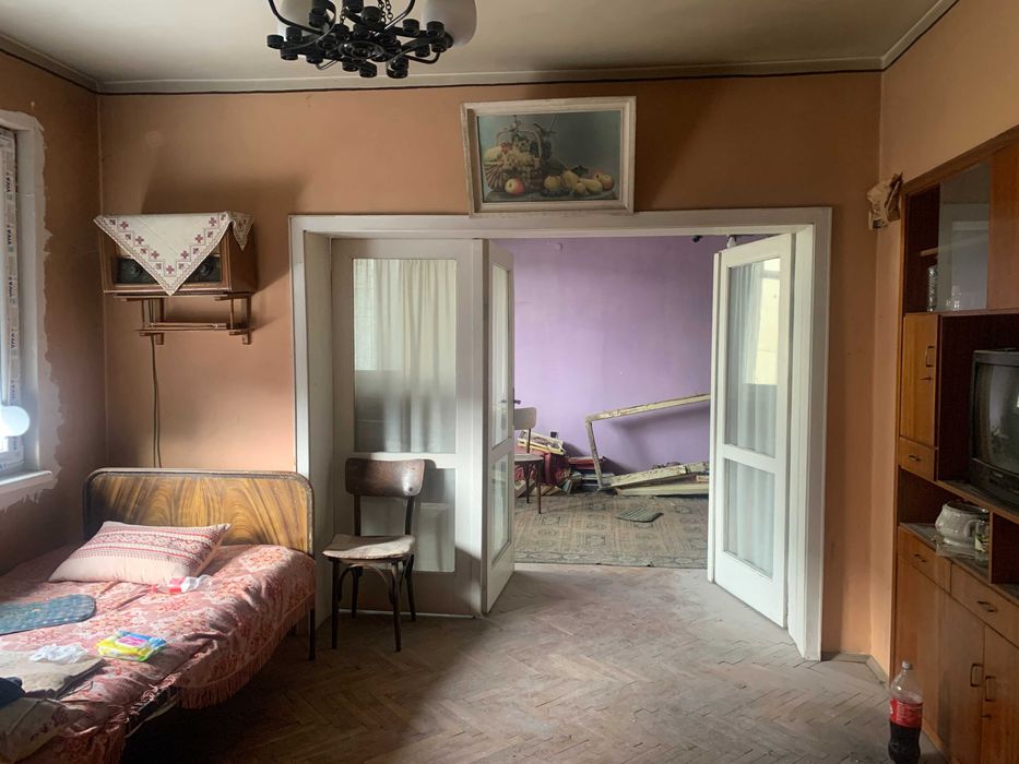 Продава се Четиристаен апартамент в Карлово - 110 кв.м за 1066 €/кв.м - Снимка #1