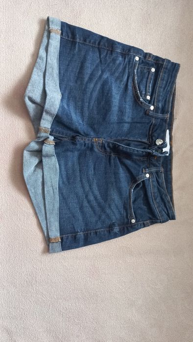 Къс пантолон на MANGO