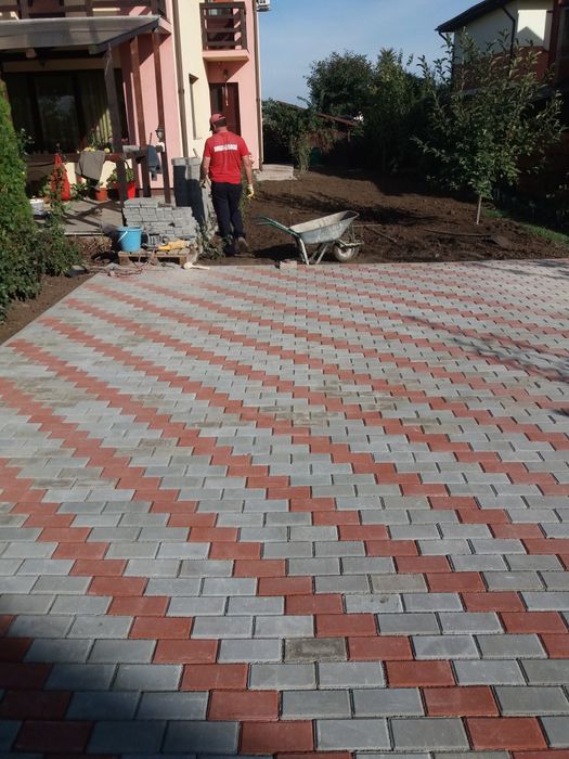 Montaj. pavaje borduri rigole piatra travertin gazon județul Iași