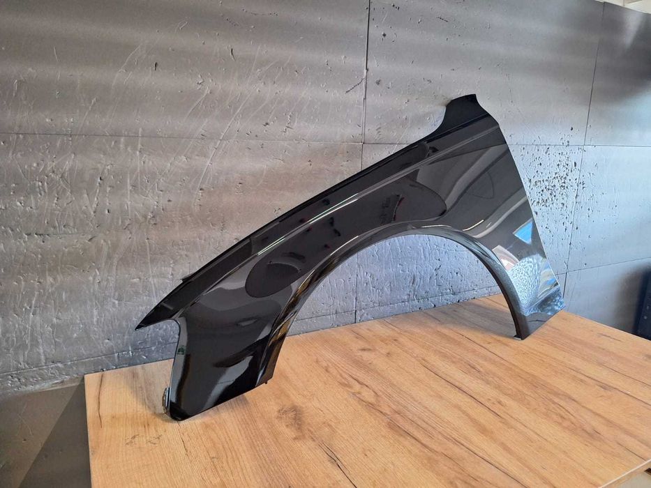 Aripa Fata Stanga Audi A4 B8 An 2007-2011 (LY9B (Negru))