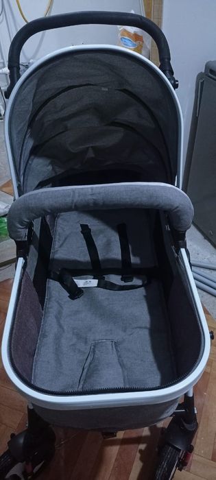 Детская коляска б/у прочная