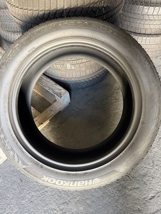 2 anvelope iarna 235/55/19 , Hankook !