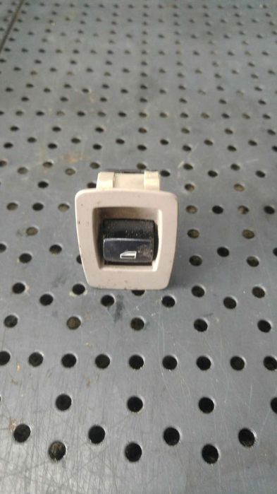 Buton geam electric dreapta spate bmw seria 1 e87 15979800