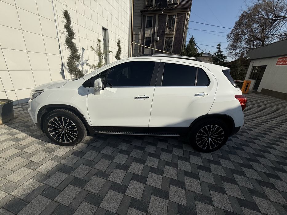 Tracker 2019 Premier