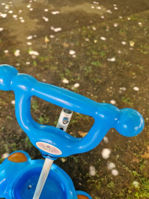 Tricicletă copii cu mâner parental, muzică și coș depozitare – Funcțională