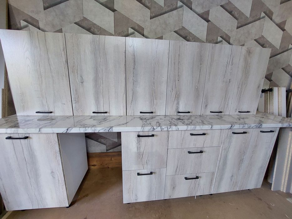 Новый кухонный гарнитур  2.м ,2,5м ,3м