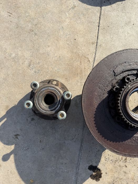 Предна и задна лагер-главина за Ford Transit 2.4 TDCi (2006–2014) RWD