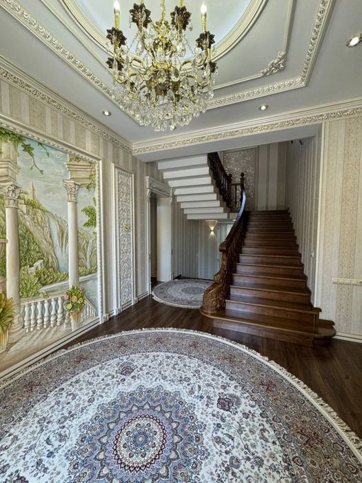 Уникальный новый дом.