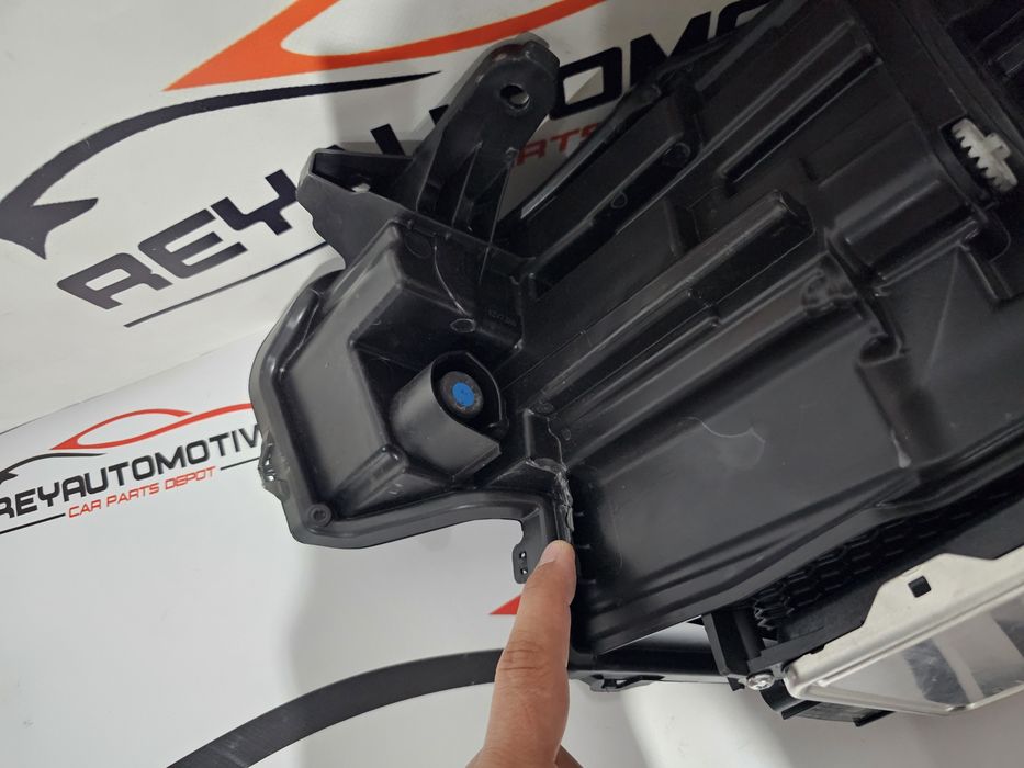 Far dreapta prisma led Toyota CHR C-HR 2 dupa 2023 cod 81110-F4510-00