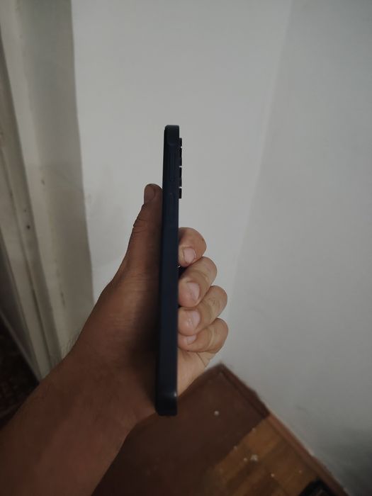 Samsung a 15 sotiladi.
