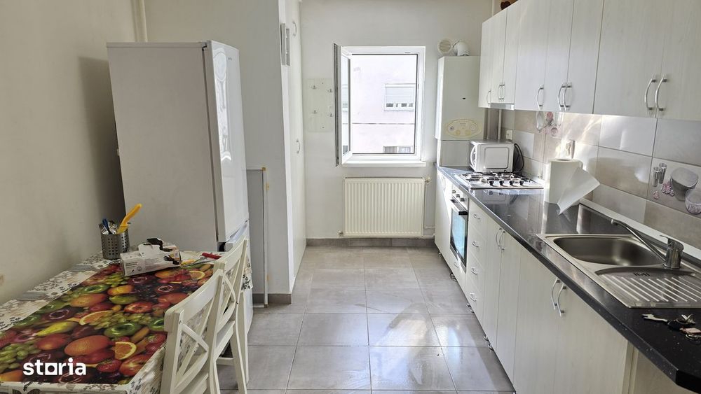Inchiriez apartament 4 camere decomandat in Deva Liliacului, etaj 2