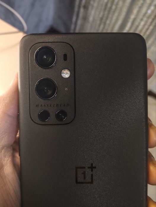 ONE PLUS 9PRO 5G. 8+8 128 GB