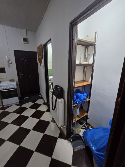 Proprietar închiriez apartament cu o cameră în zona Lipovei