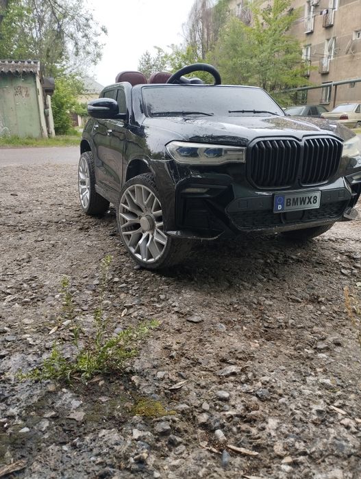 Детская машинка BMW X8