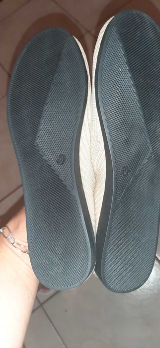 Balerini bej,mărimea 36