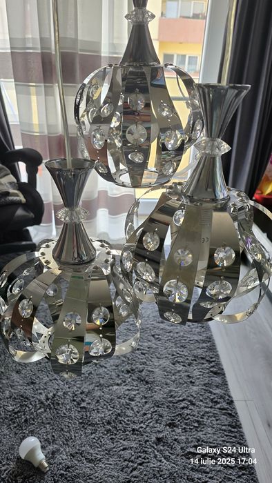 Lustra modernă 3 brate