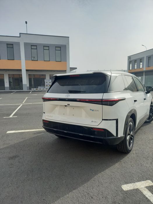 Tayota bZ 3x EV 2025