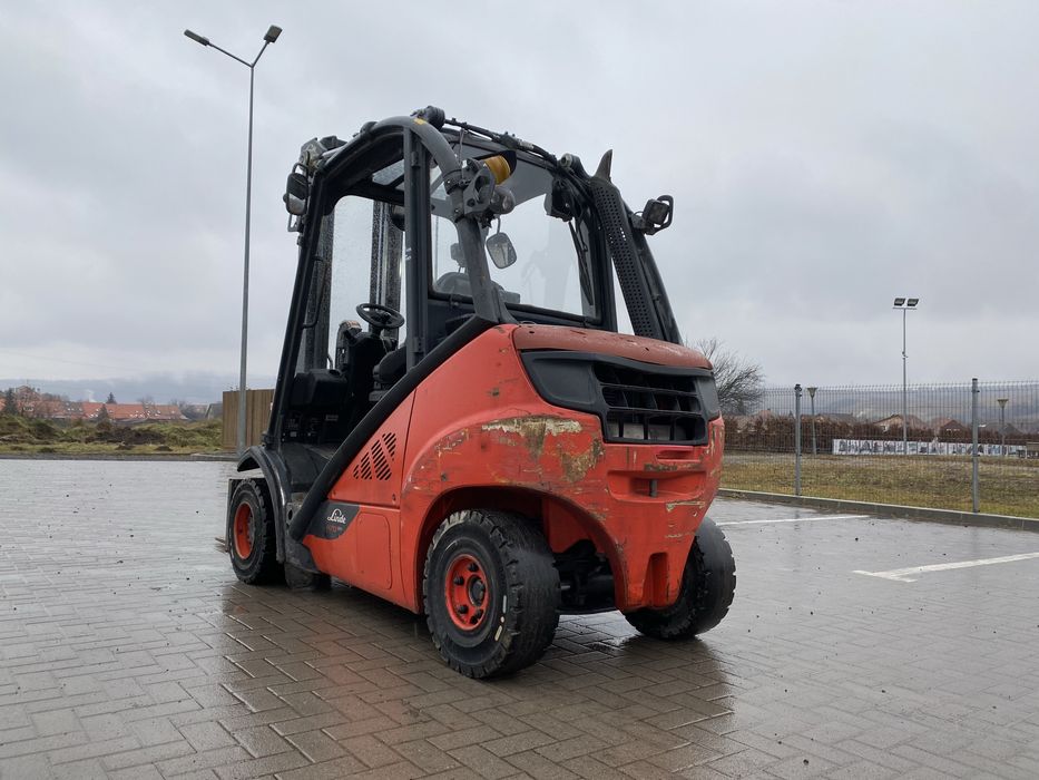 Inchiriez stivuitoare