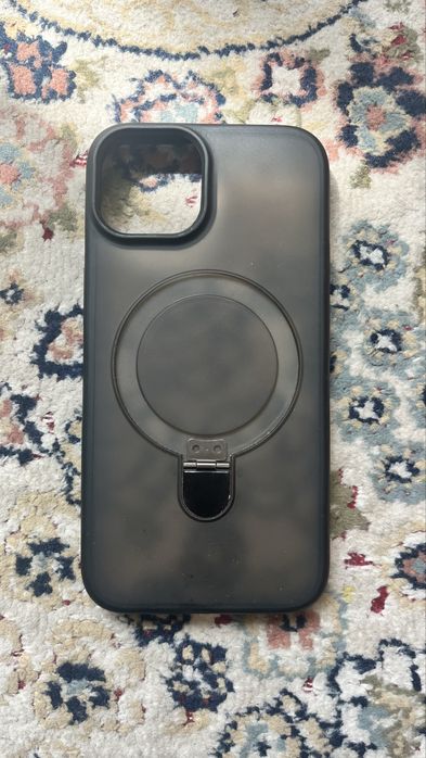 Чехлы на айфон 13