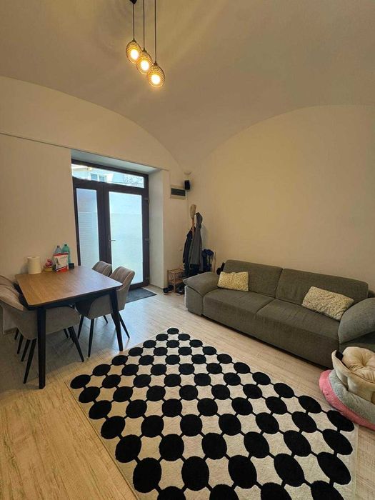 Apartament chirie perioada untold, la 3 minute de festival