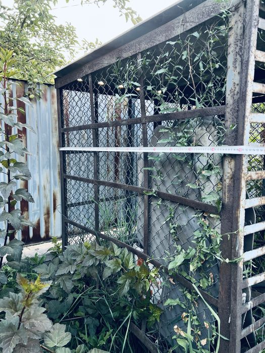 Вольер  железный