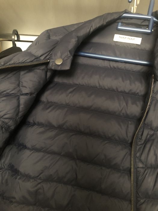 Легая темно синяя куртка