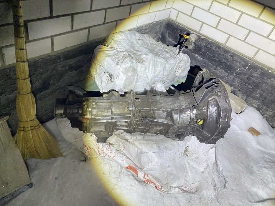 Мотор машины , двигатель