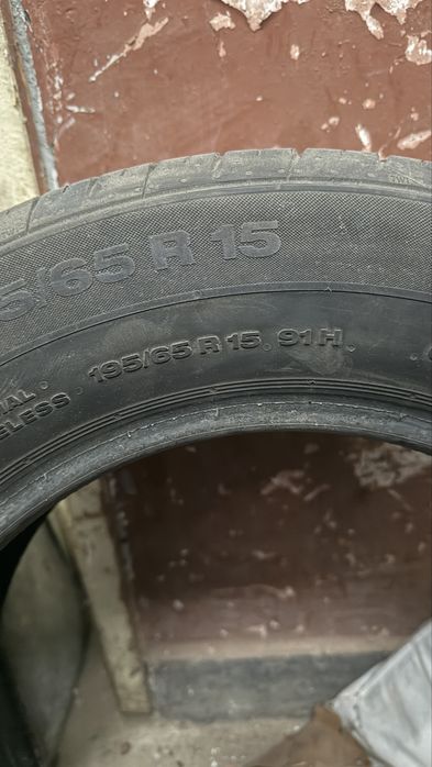 4 летни гуми 195/65/15 Continental 195/60/15 Vredstein