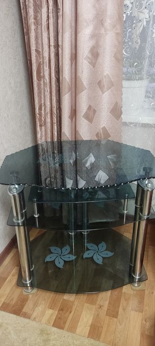 Продам полку для телевизора