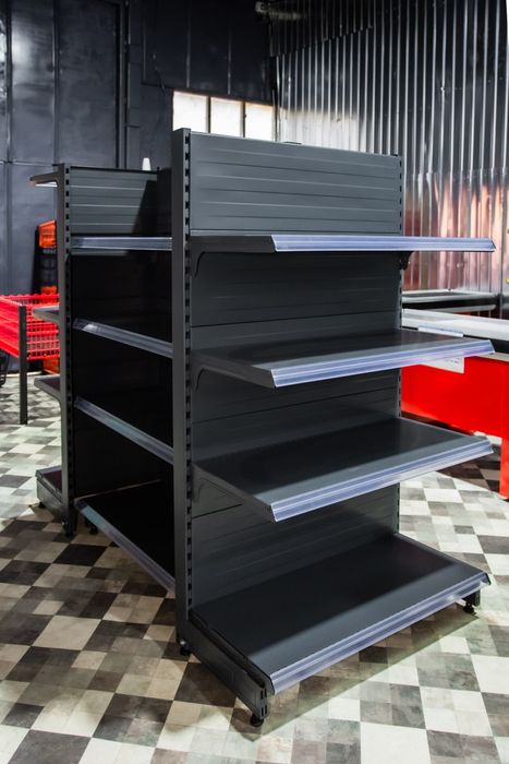 Rafturi de magazin din Mega Image