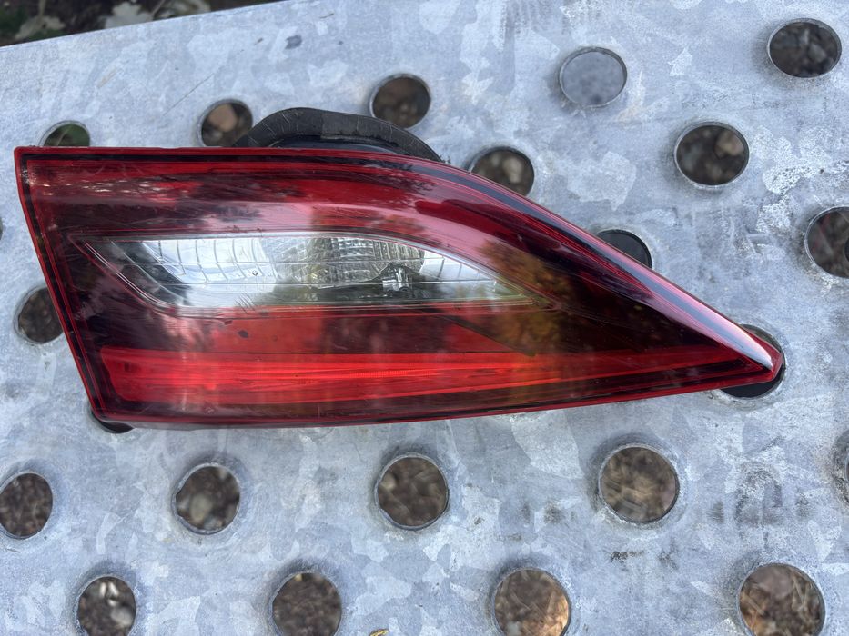 Стоп Toyota Avensis