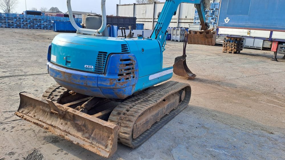 Excavator  4 tone