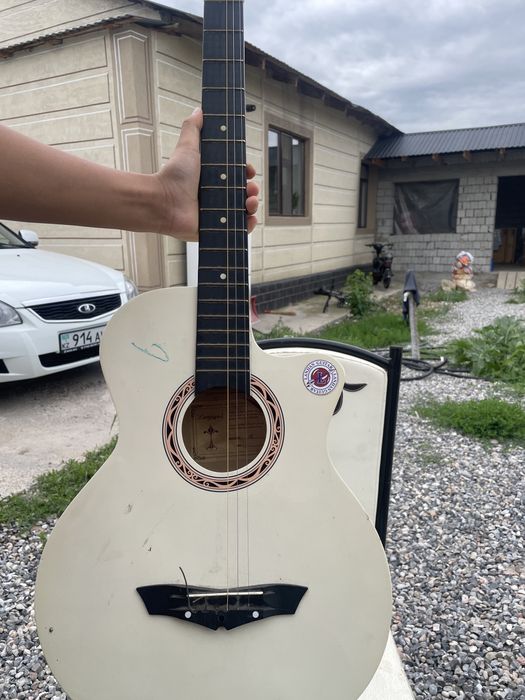 Продам гитару Lanjian модель 38C