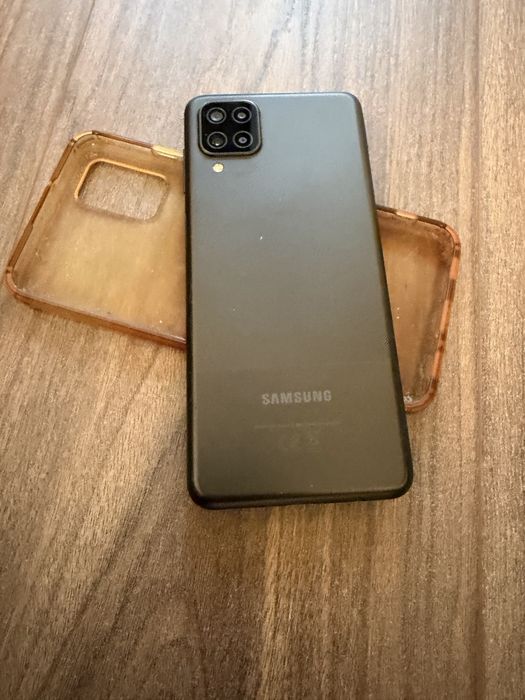 Vand 2 telefoane Samsung pret fix