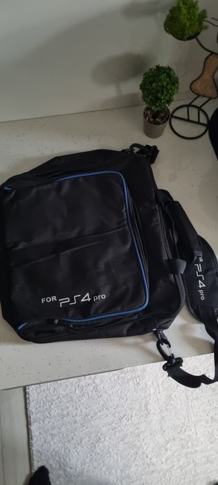 PlayStation 4 Pro + accesorii și jocuri