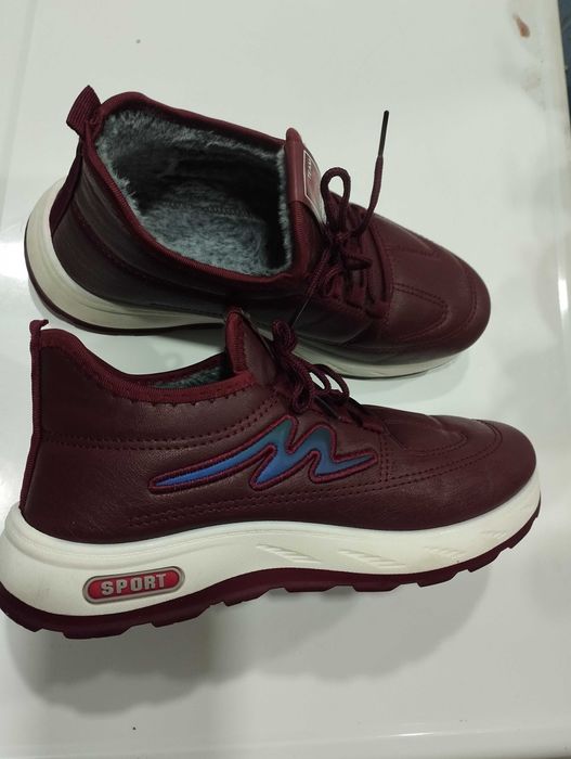 Утеплённые кроссовки 39 на широкую ногу