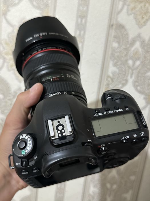 Продается Фотоаппарат Canon 5D mark iii