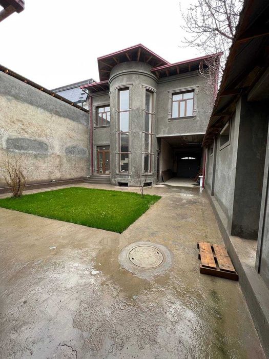 Жар-арик Фаровон махалла Площадь участка 3,2 соток Фасад  11*30 метров