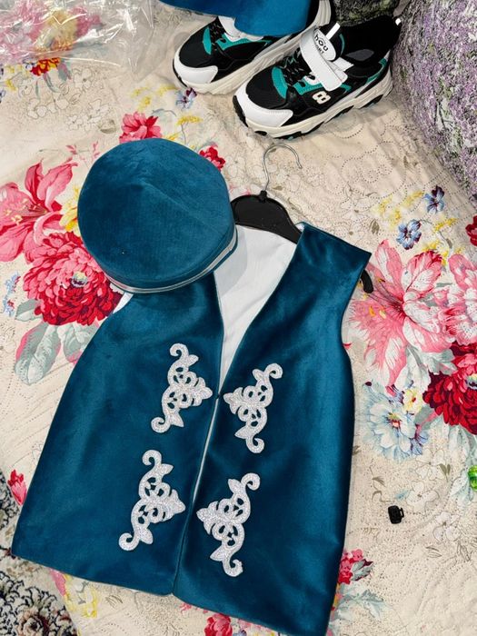 Продается жакет и тубетейка