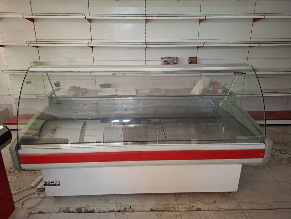 Vetrina xaladelnik yangi