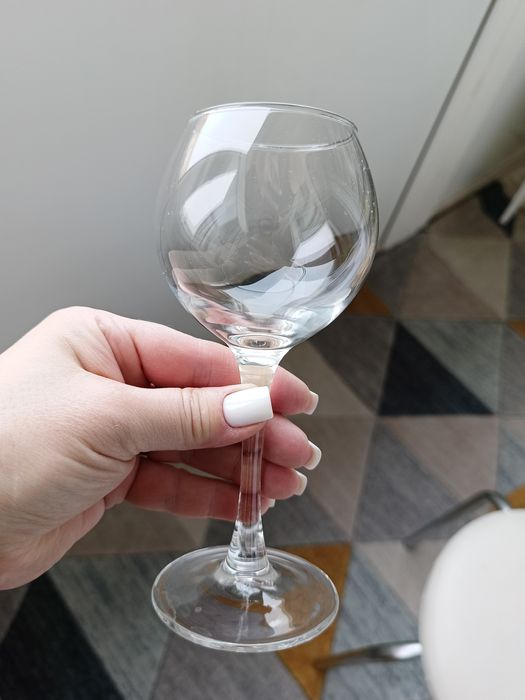 Продам 6 винных бокала