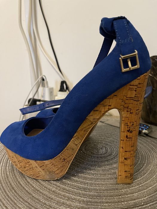 Pantofi cu toc inalt stradivarius