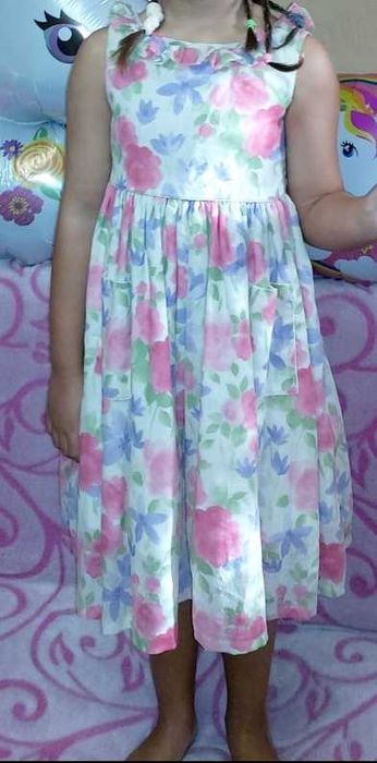 Страхотна детска рокличка 128 размер