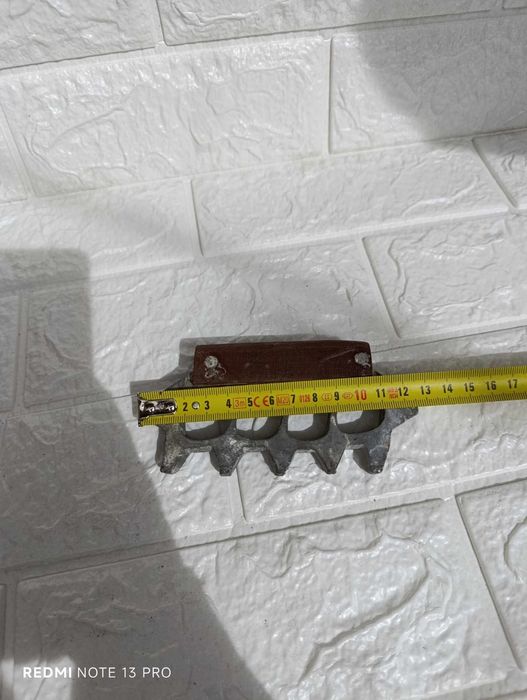 Стар плътен метален бокс