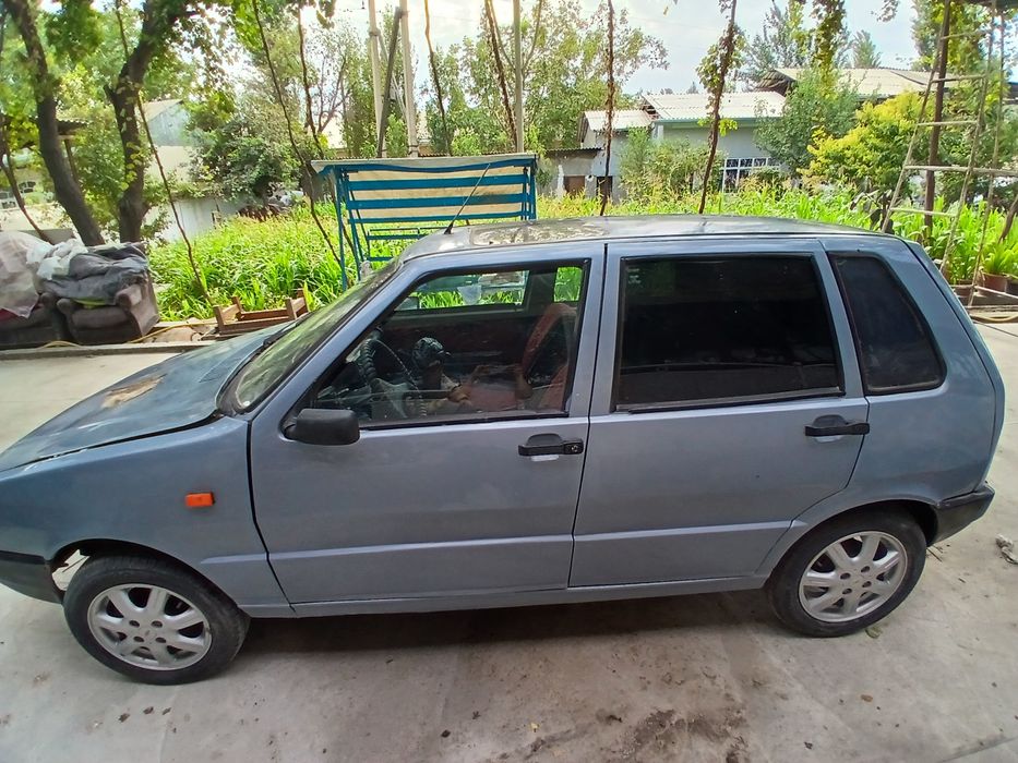 Fiat uno srochno sotiladi